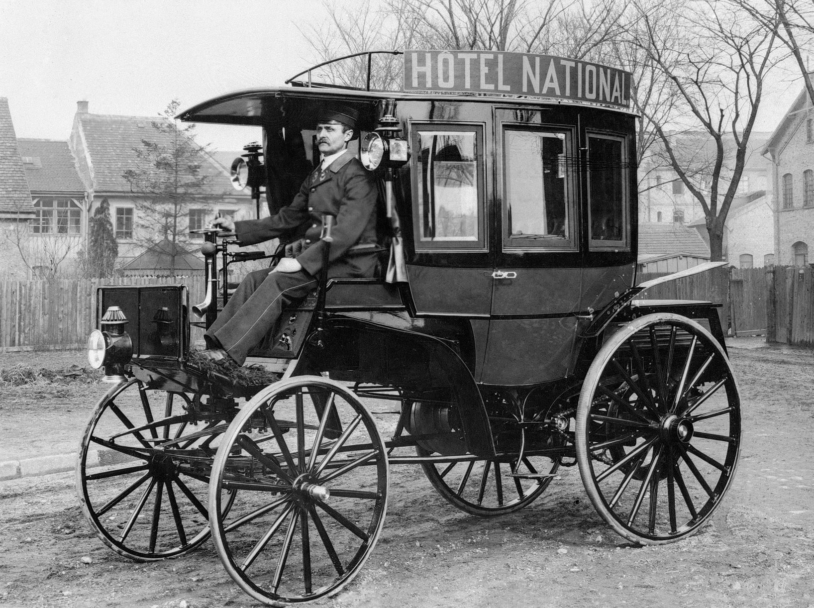 Foi há 125 anos que a Benz & Cie apresentou o primeiro autocarro com motor a combustão 16