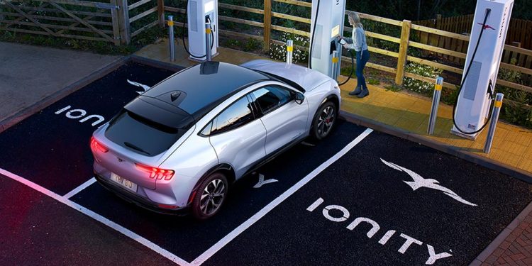 10 factos acerca do Mustang Mach-E 14