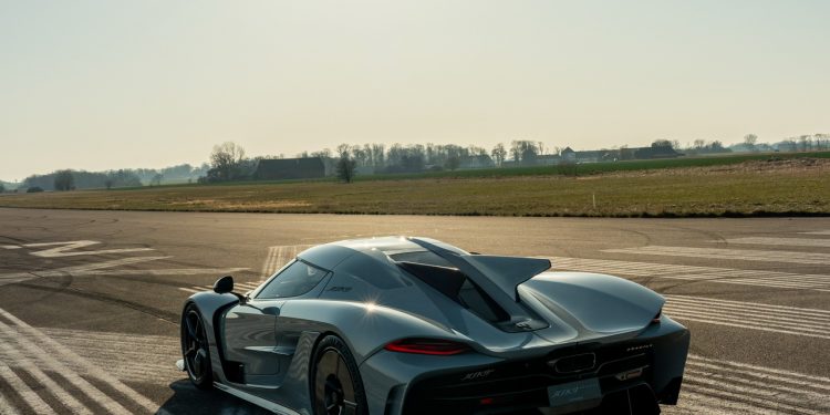 Koenigsegg Jesko Absolut é o mais rápido de sempre! 18