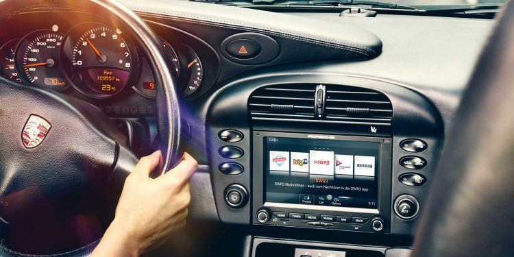 Porsche Classic instala "infotainment" nos automóveis mais antigos! 13