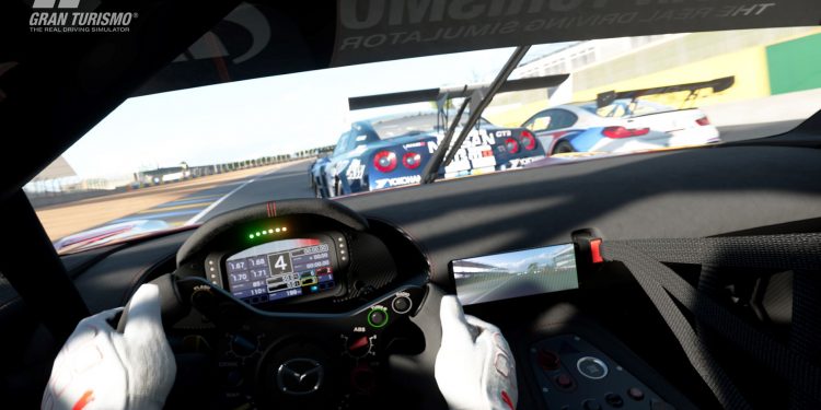 Mazda estreia RX-Vision GT3 Concept para uma fantástica experiência E-Sports 15