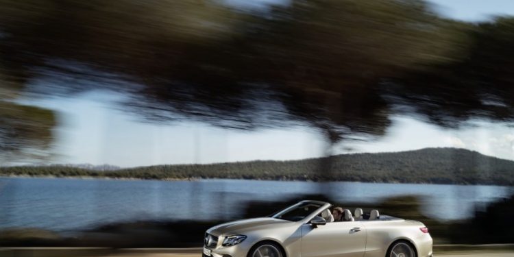 A história dos Mercedes-Benz Classe E Coupé e Cabriolet 18