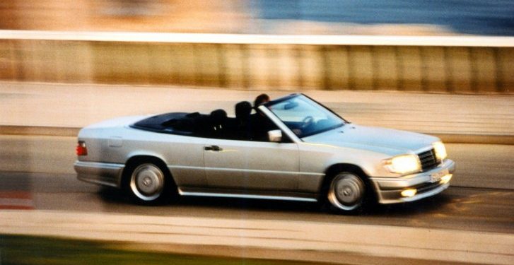 A história dos Mercedes-Benz Classe E Coupé e Cabriolet 28