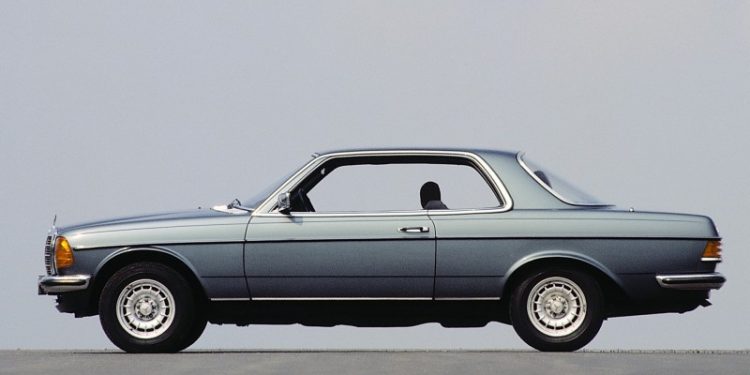 A história dos Mercedes-Benz Classe E Coupé e Cabriolet 21