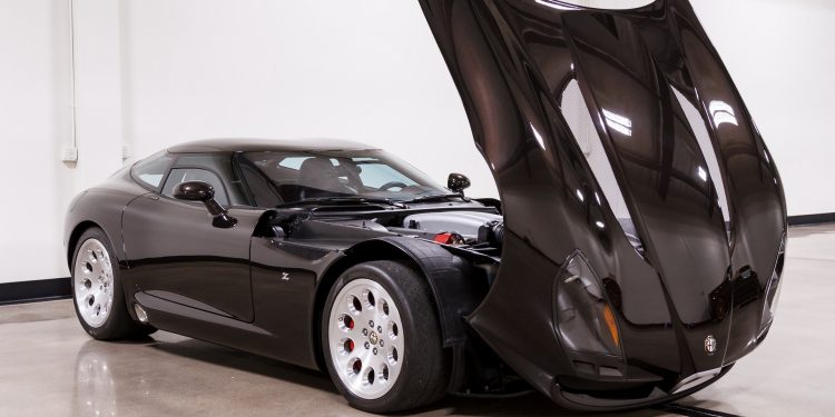 Este Alfa Romeo TZ3 Stradale Zagato está à venda! 41