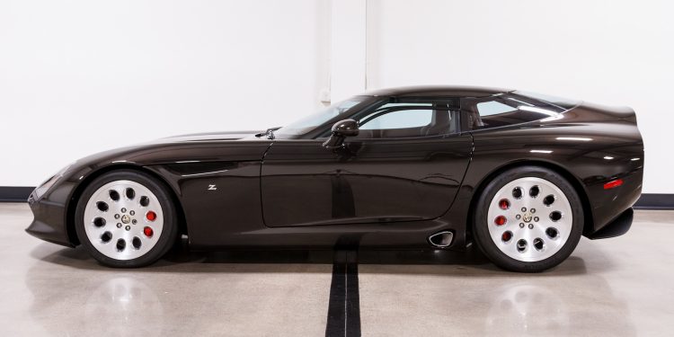 Este Alfa Romeo TZ3 Stradale Zagato está à venda! 18