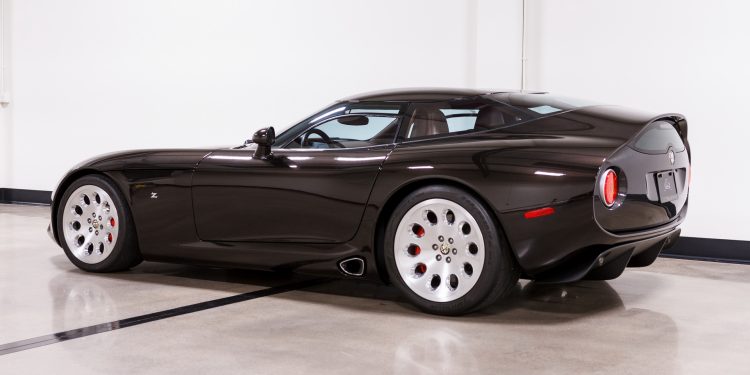 Este Alfa Romeo TZ3 Stradale Zagato está à venda! 19
