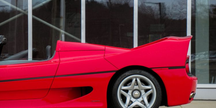 Ferrari F50 apresentado no salão de Frankfurt em 1995 vai a leilão! 24