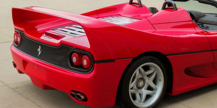 Ferrari F50 apresentado no salão de Frankfurt em 1995 vai a leilão! 28