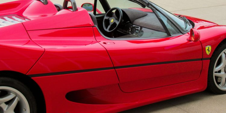 Ferrari F50 apresentado no salão de Frankfurt em 1995 vai a leilão! 29