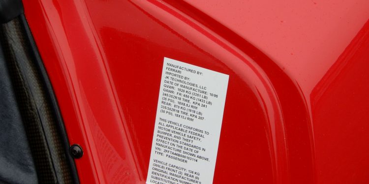 Ferrari F50 apresentado no salão de Frankfurt em 1995 vai a leilão! 40