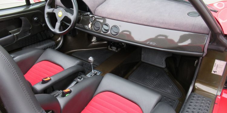 Ferrari F50 apresentado no salão de Frankfurt em 1995 vai a leilão! 50