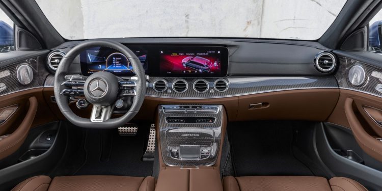 Nova geração Mercedes-AMG E 63 4MATIC+ Limousine e Station 13
