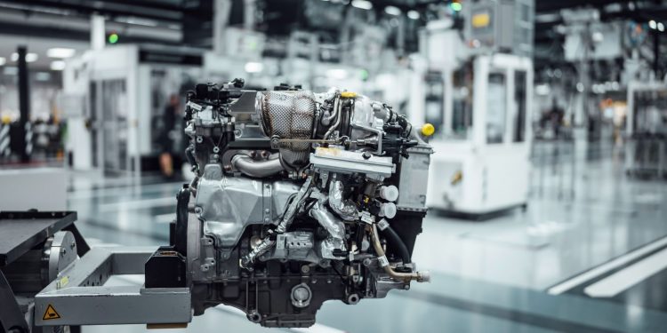 A Mercedes-AMG aumenta a eficiência e as prestações dos seus modelos 14