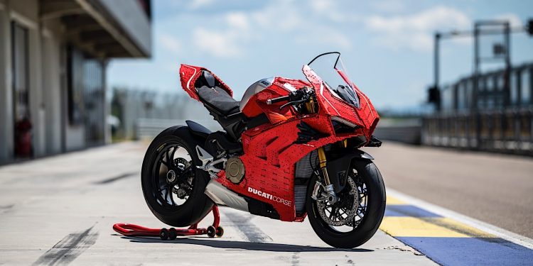 A Ducati Panigale em Lego é o sonho de qualquer criança crescida! 23