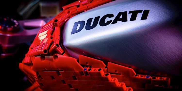 A Ducati Panigale em Lego é o sonho de qualquer criança crescida! 22
