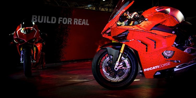 A Ducati Panigale em Lego é o sonho de qualquer criança crescida! 21