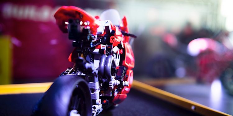 A Ducati Panigale em Lego é o sonho de qualquer criança crescida! 15