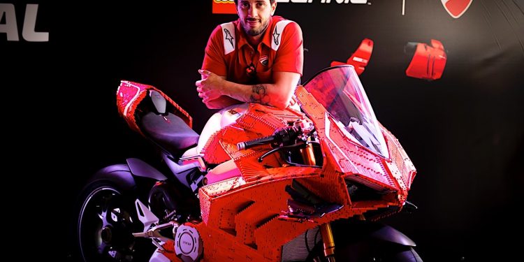 A Ducati Panigale em Lego é o sonho de qualquer criança crescida! 14