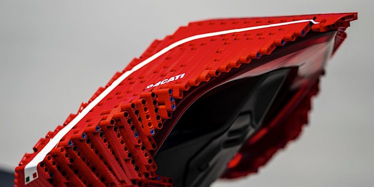 A Ducati Panigale em Lego é o sonho de qualquer criança crescida! 13