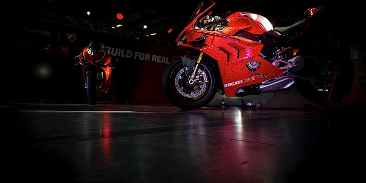 A Ducati Panigale em Lego é o sonho de qualquer criança crescida! 30