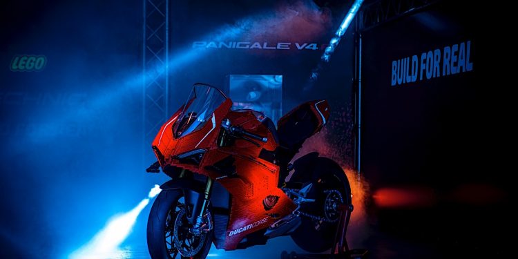A Ducati Panigale em Lego é o sonho de qualquer criança crescida! 28
