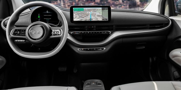 Novo Fiat 500 conquista o “Red Dot Award 2020” 24