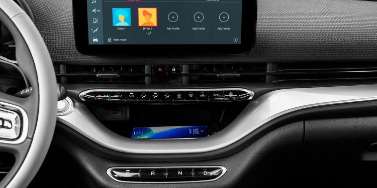 Novo Fiat 500 conquista o “Red Dot Award 2020” 21