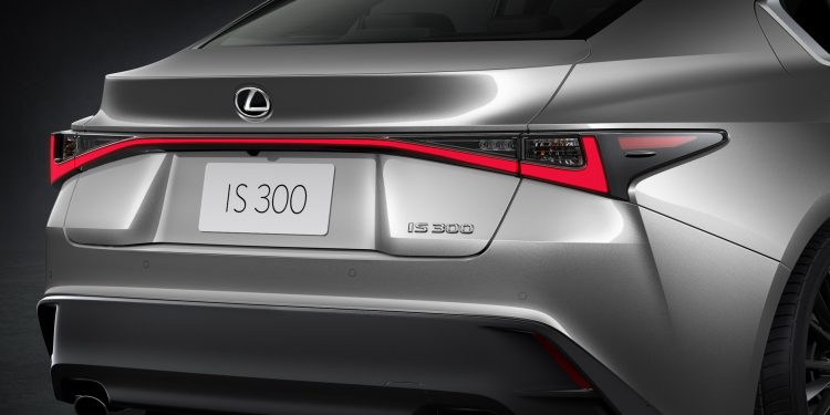 Lexus IS recebe um facelift profundo para 2021! 57