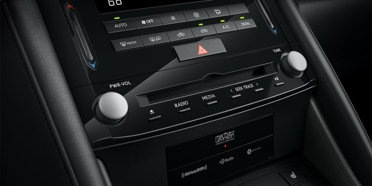 Lexus IS recebe um facelift profundo para 2021! 46
