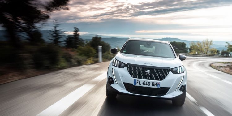 Novo SUV PEUGEOT e-2008 chega a Portugal 15 Novo SUV PEUGEOT e-2008 chega a Portugal 15