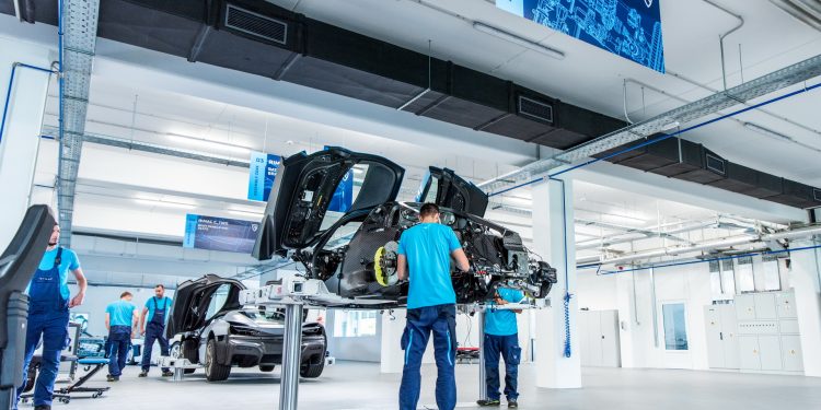 RIMAC estreia linha de produção para o Rimac Concept Two! 18