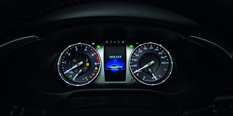 Toyota Hilux 2021 revelada online para o mercado Australiano! 37