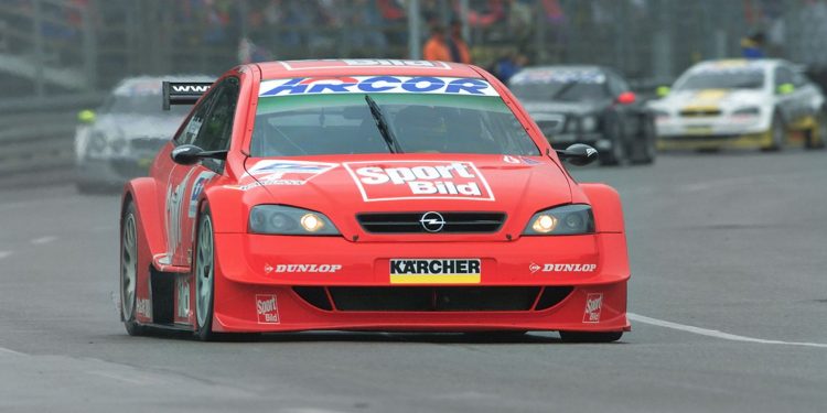 Joachim Winkelhock celebra 20 Anos na Opel 23