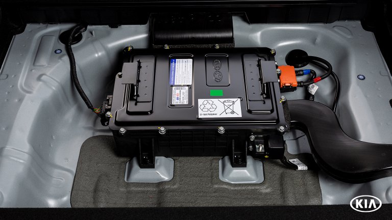 Gama Ceed recebe tecnologia mild-hybrid 48 V e nova caixa de velocidades manual inteligente 14