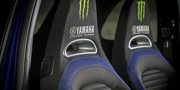 Novos Abarth 595 Scorpioneoro e Abarth 595 Monster Energy Yamaha, as duas almas da Abarth 17