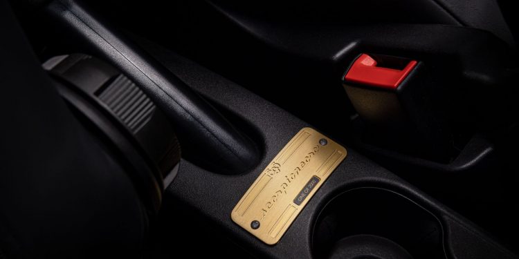 Novos Abarth 595 Scorpioneoro e Abarth 595 Monster Energy Yamaha, as duas almas da Abarth 20