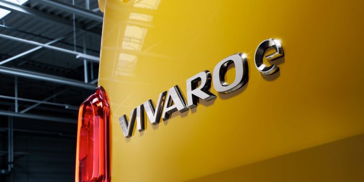Opel anuncia preços do novo furgão elétrico Vívaro-e 13