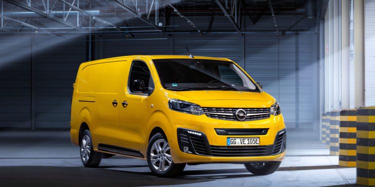 Opel anuncia preços do novo furgão elétrico Vívaro-e 17