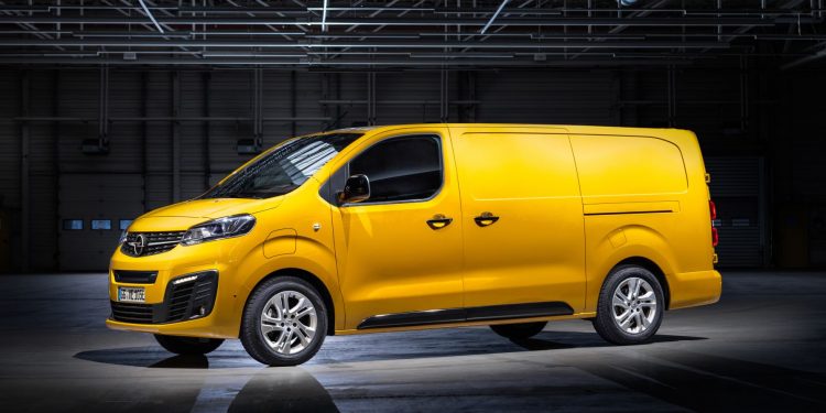 Opel anuncia preços do novo furgão elétrico Vívaro-e 18