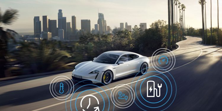 Porsche Taycan com acelerações mais rápidas e carregamento mais fácil 14