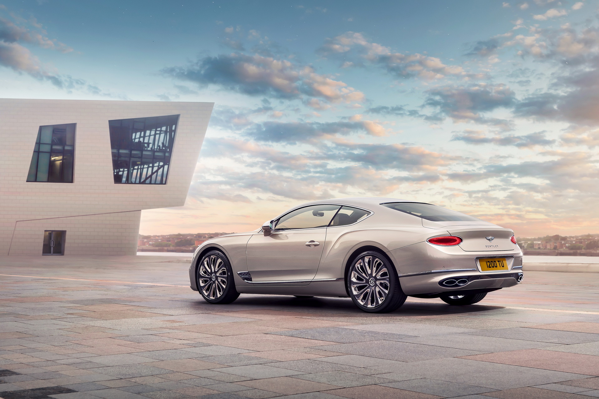 Bentley Continental GT Mulliner foi revelado! 16