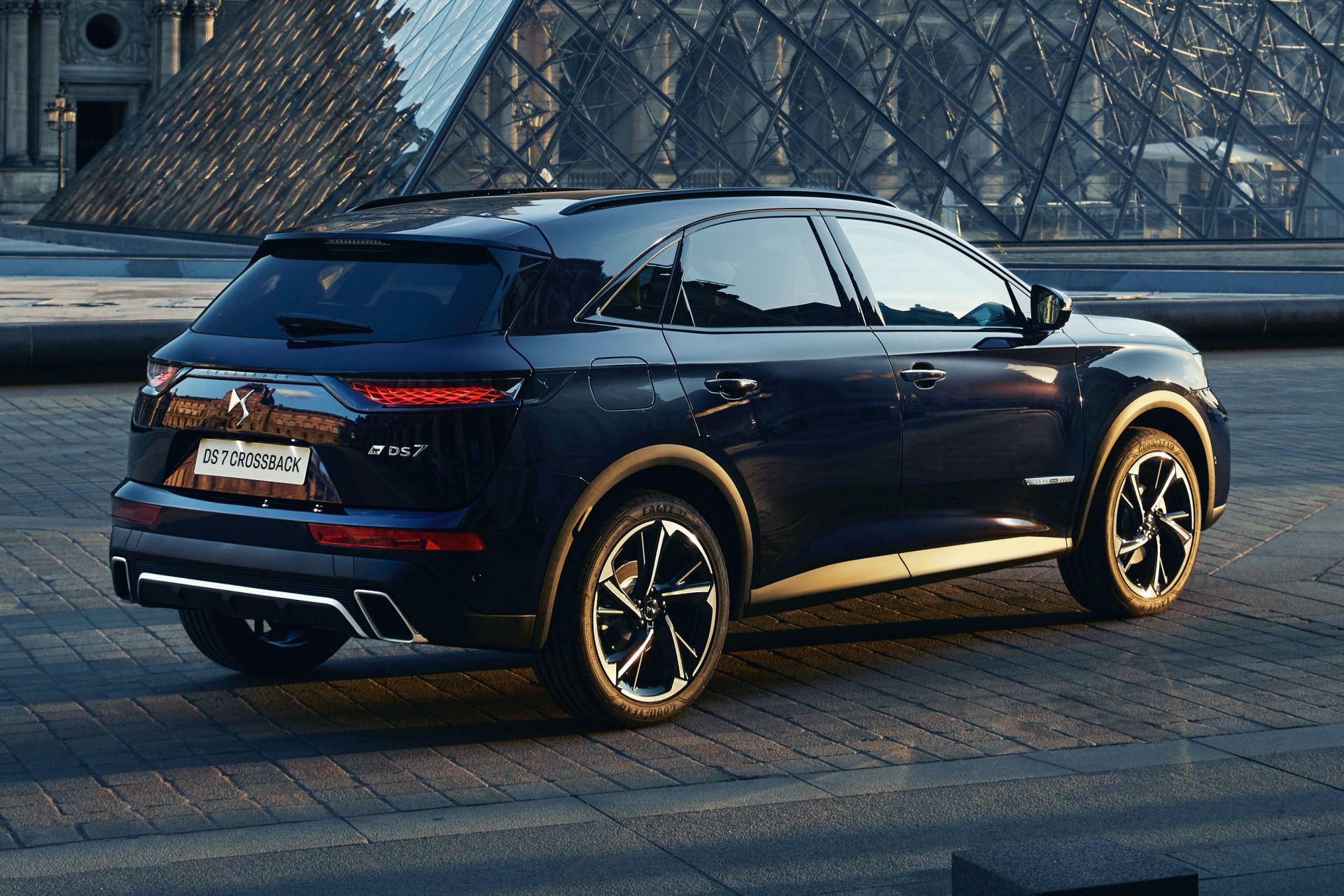 DS7 Crossback Louvre Edition pretende partir corações! 18
