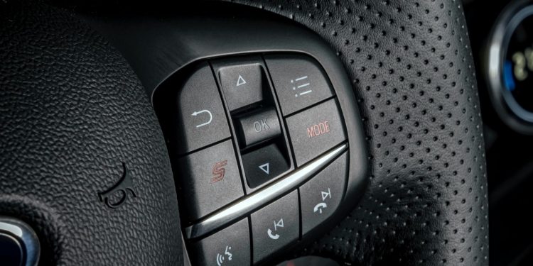 Ford Puma ST foi revelado e promete colar olhos à nuca! 39