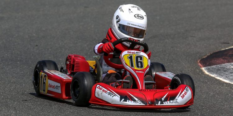 Lourenço Antunes inicia-se no campeonato nacional de Karting com apenas 5 anos! 17