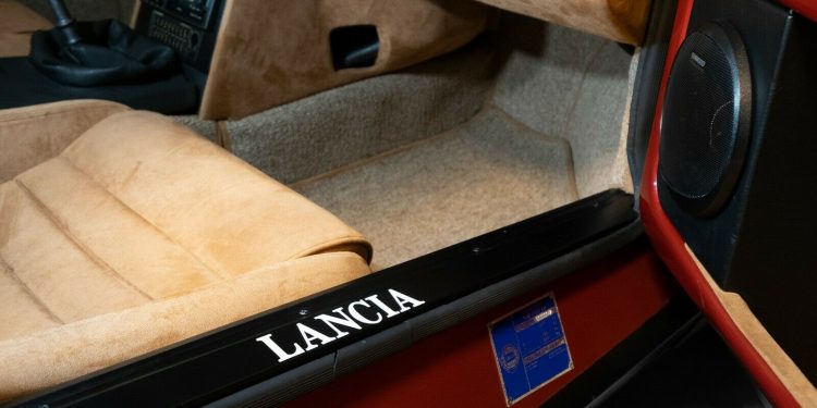 Lancia Delta S4 Stradale está à venda por 850.000€! 23