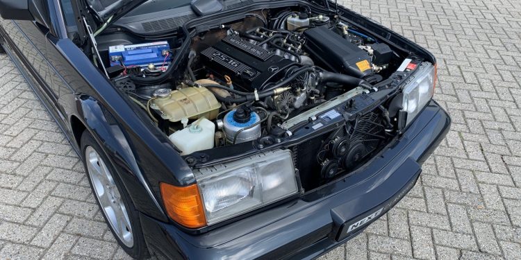 Um raro Mercedes 190E 2.5-16 Evolution II vai a leilão! 29