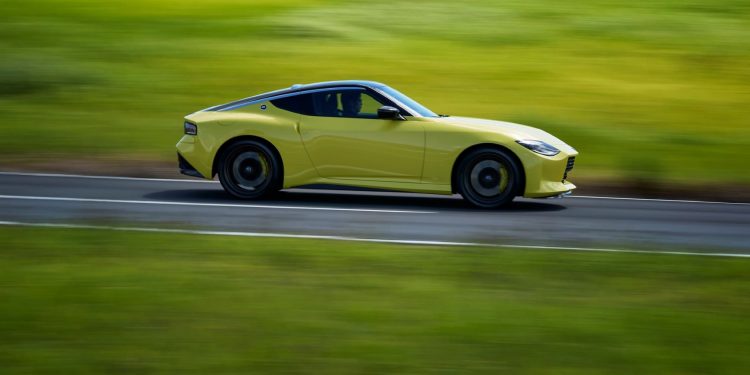 Nissan Z Proto chega com motor V6 Twin-Turbo e caixa manual! 13