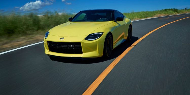 Nissan Z Proto chega com motor V6 Twin-Turbo e caixa manual! 14