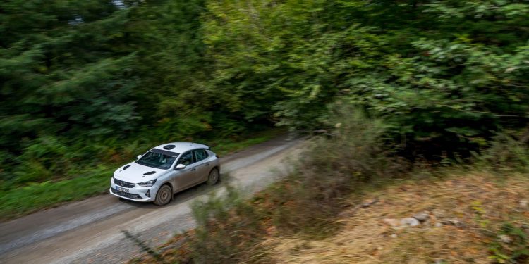 Novo Opel Corsa Rally4 preparado para o arranque em 2021 16